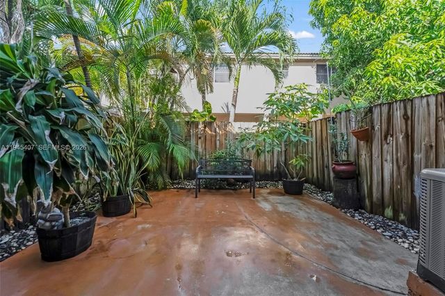 16618 NW 71st Ave, Miami Lakes, FL 33014