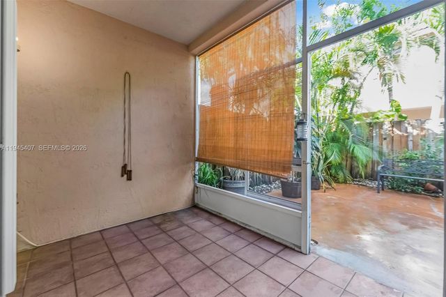 16618 NW 71st Ave, Miami Lakes, FL 33014