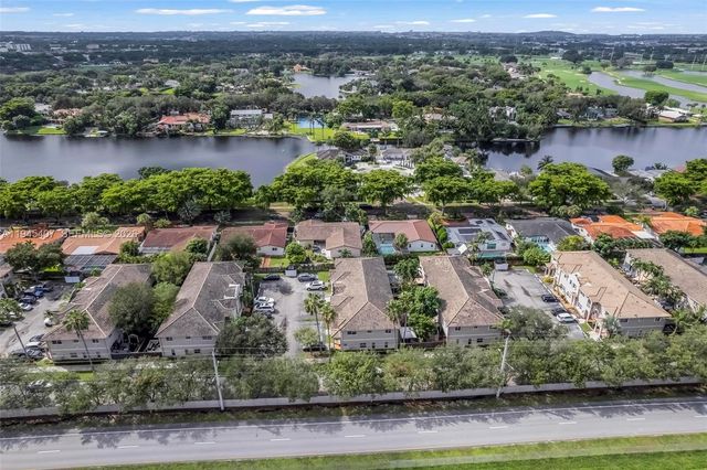 16618 NW 71st Ave, Miami Lakes, FL 33014