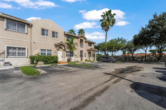 16618 NW 71st Ave, Miami Lakes, FL 33014