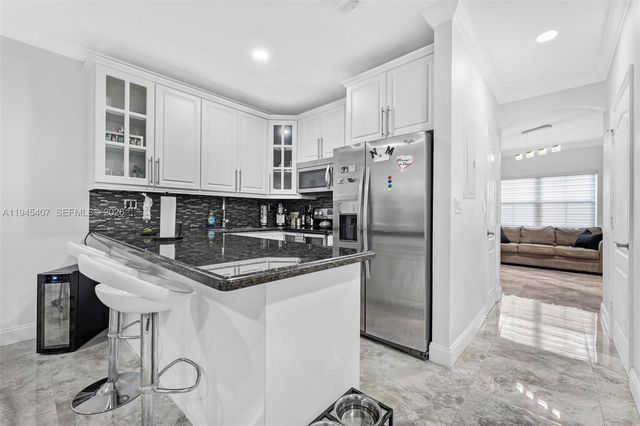 16618 NW 71st Ave, Miami Lakes, FL 33014