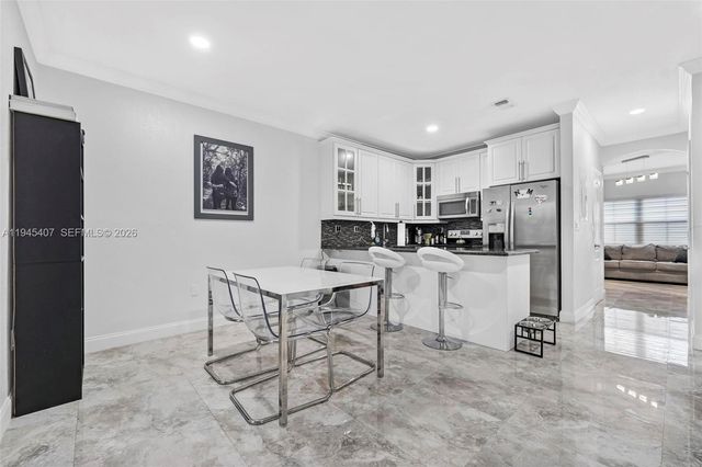 16618 NW 71st Ave, Miami Lakes, FL 33014