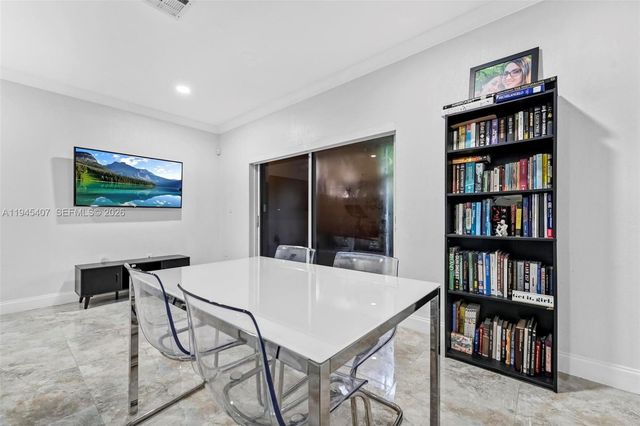 16618 NW 71st Ave, Miami Lakes, FL 33014