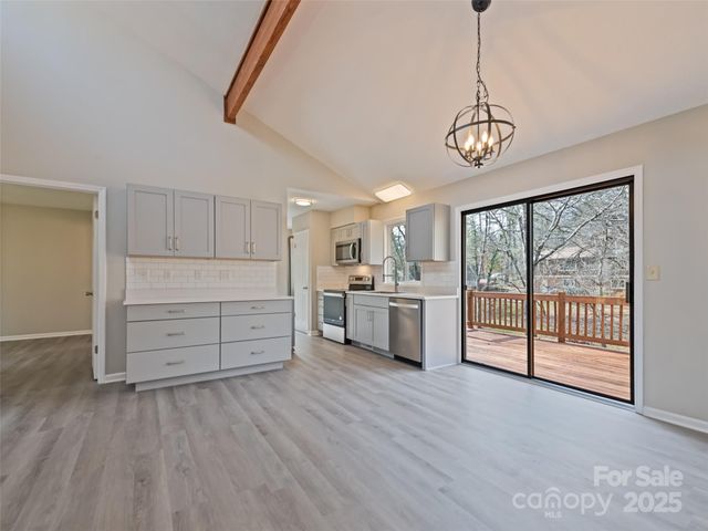 10 New Bern Drive, Fletcher, NC 28732