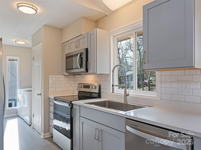 10 New Bern Drive, Fletcher, NC 28732