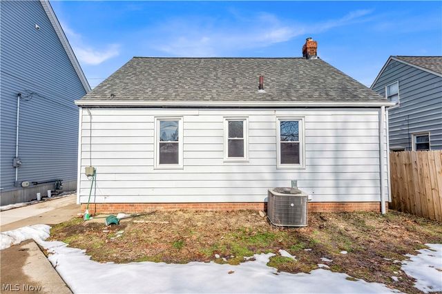 14028 Rockside Road, Maple Heights, OH 44137