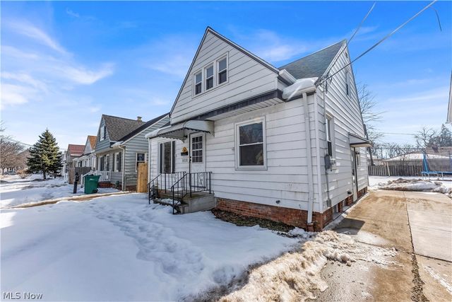 14028 Rockside Road, Maple Heights, OH 44137