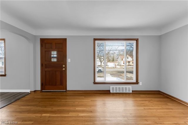 14028 Rockside Road, Maple Heights, OH 44137