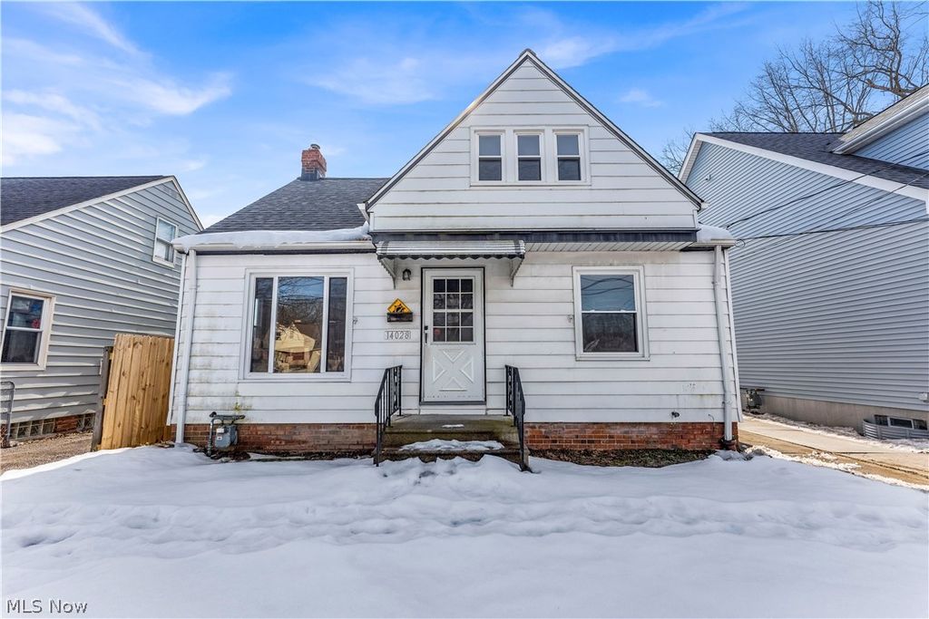 14028 Rockside Road, Maple Heights, OH 44137