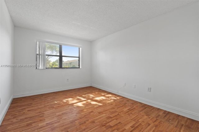 15600 SW 80th Street L203, Miami, FL 33193