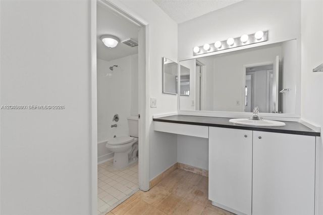 15600 SW 80th Street L203, Miami, FL 33193