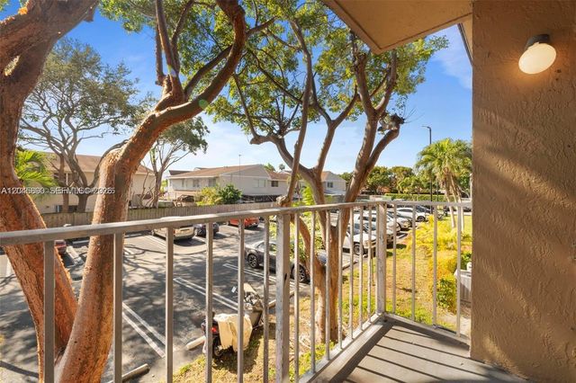 15600 SW 80th Street L203, Miami, FL 33193