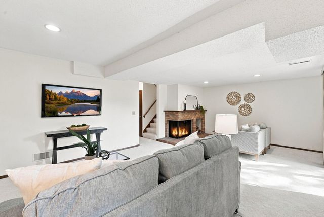 5486 W Bavarian Pass, Fridley, MN 55432