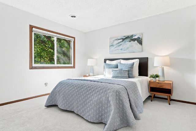 5486 W Bavarian Pass, Fridley, MN 55432