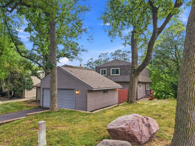 5486 W Bavarian Pass, Fridley, MN 55432