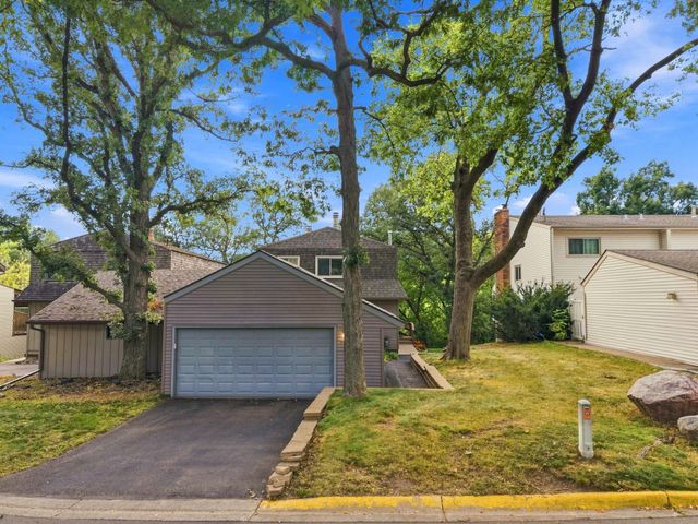 5486 W Bavarian Pass, Fridley, MN 55432