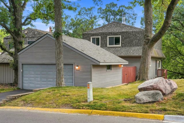 5486 W Bavarian Pass, Fridley, MN 55432