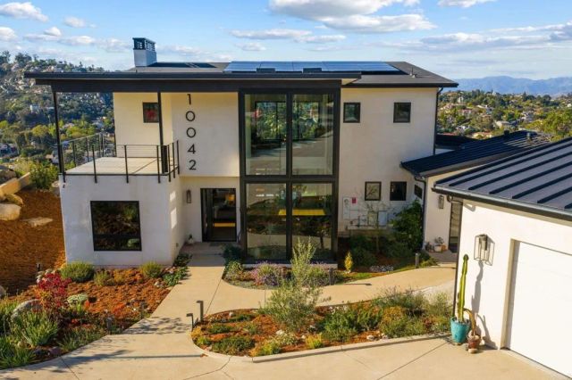 10042 Tall Oak Dr, Escondido, CA 92026