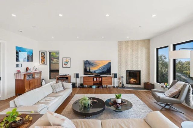 10042 Tall Oak Dr, Escondido, CA 92026