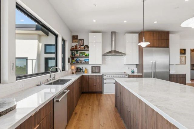 10042 Tall Oak Dr, Escondido, CA 92026