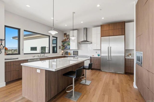 10042 Tall Oak Dr, Escondido, CA 92026