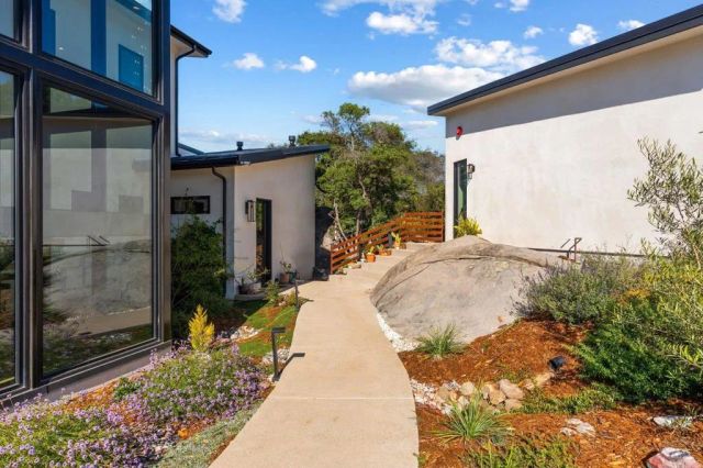 10042 Tall Oak Dr, Escondido, CA 92026