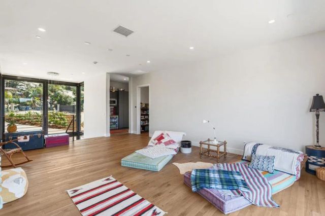 10042 Tall Oak Dr, Escondido, CA 92026