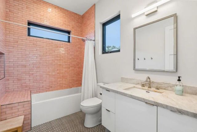 10042 Tall Oak Dr, Escondido, CA 92026