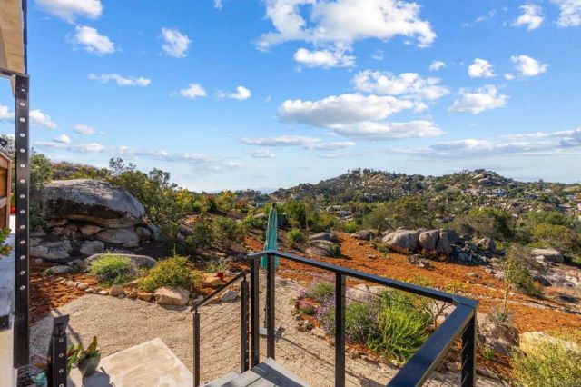 10042 Tall Oak Dr, Escondido, CA 92026