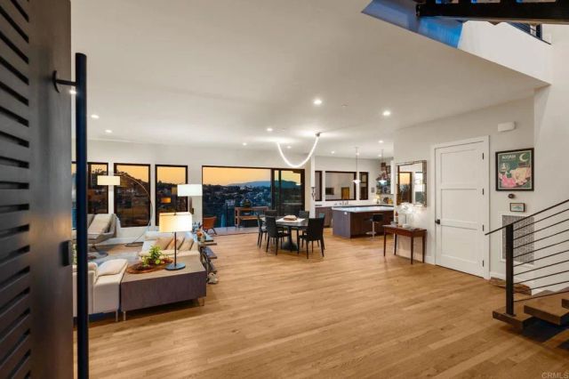 10042 Tall Oak Dr, Escondido, CA 92026