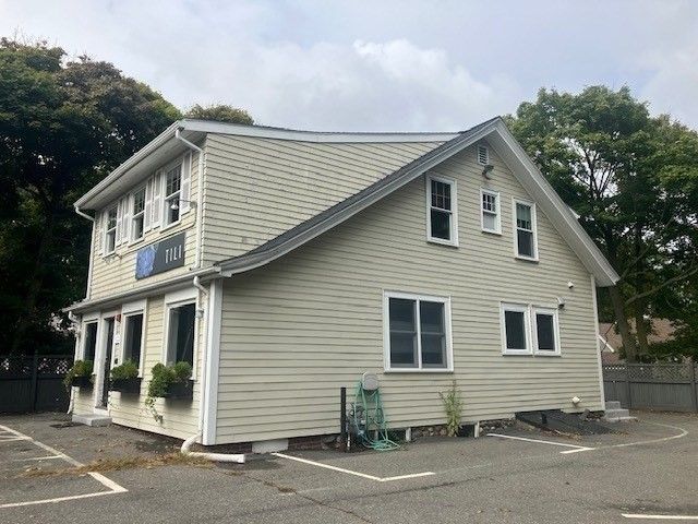 11 Vinnin, Salem, MA 01970