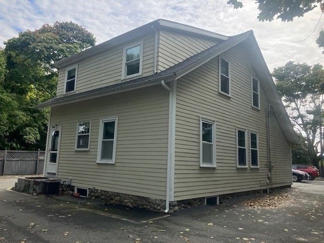 11 Vinnin, Salem, MA 01970