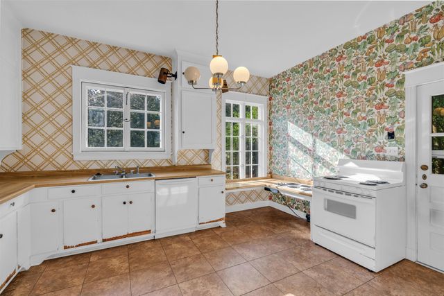 300 Rivermont Drive, Spartanburg, SC 29302