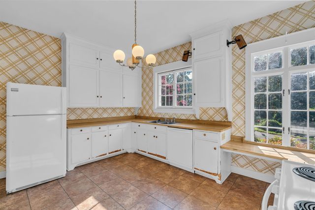 300 Rivermont Drive, Spartanburg, SC 29302