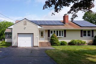 385 Hackmatack Street, Manchester, CT 06040