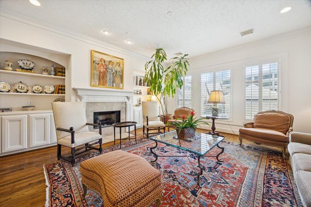 2643 Westgate, Houston, TX 77098