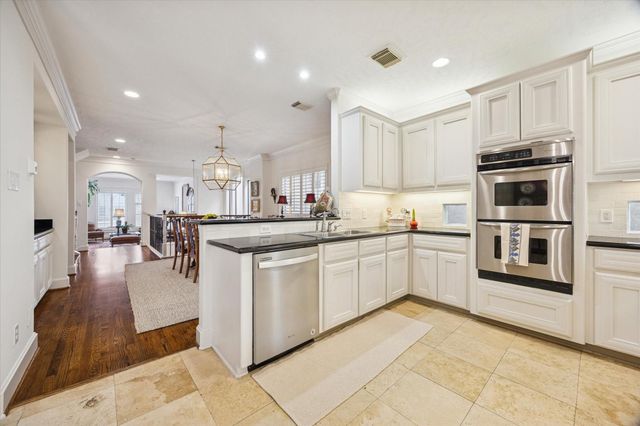 2643 Westgate, Houston, TX 77098