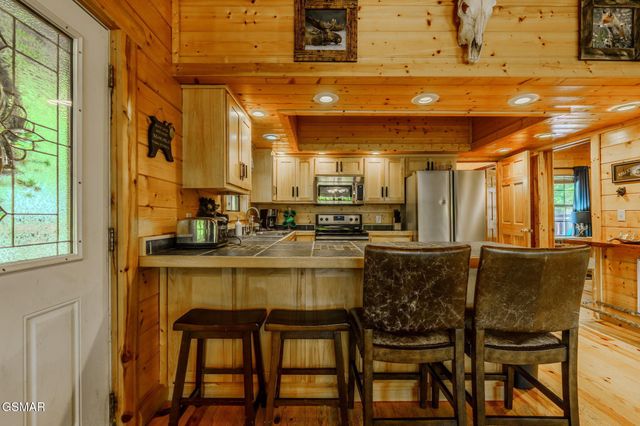3517 Sand Ridge Way, Pigeon Forge, TN 37863