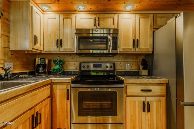 3517 Sand Ridge Way, Pigeon Forge, TN 37863
