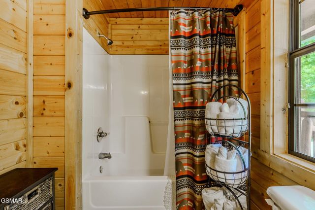 3517 Sand Ridge Way, Pigeon Forge, TN 37863