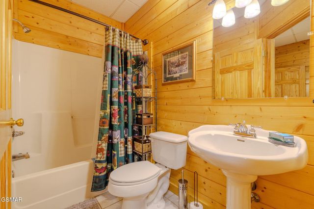 3517 Sand Ridge Way, Pigeon Forge, TN 37863
