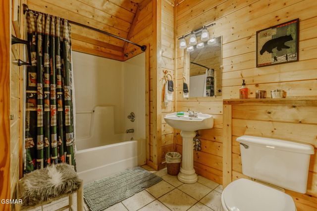 3517 Sand Ridge Way, Pigeon Forge, TN 37863