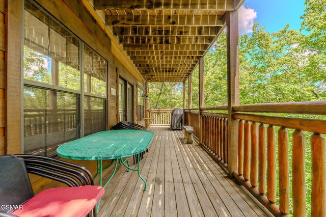 3517 Sand Ridge Way, Pigeon Forge, TN 37863