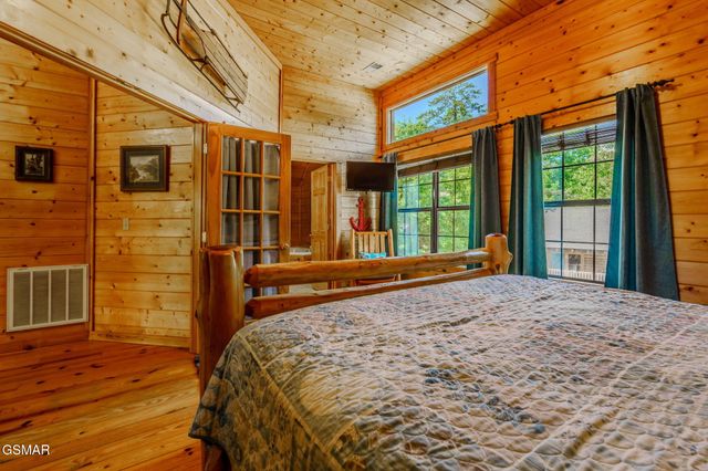 3517 Sand Ridge Way, Pigeon Forge, TN 37863