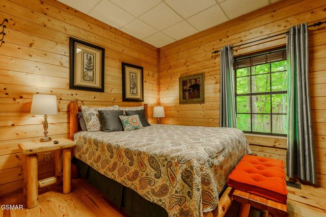 3517 Sand Ridge Way, Pigeon Forge, TN 37863
