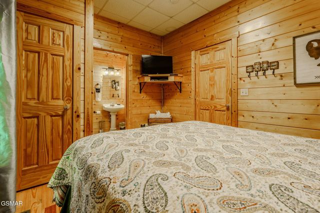 3517 Sand Ridge Way, Pigeon Forge, TN 37863