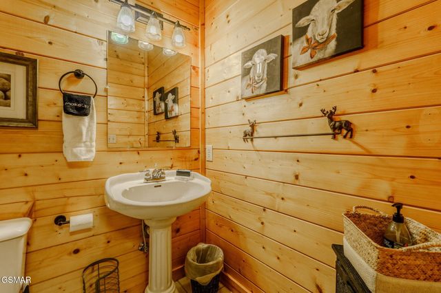 3517 Sand Ridge Way, Pigeon Forge, TN 37863