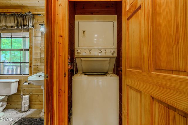 3517 Sand Ridge Way, Pigeon Forge, TN 37863