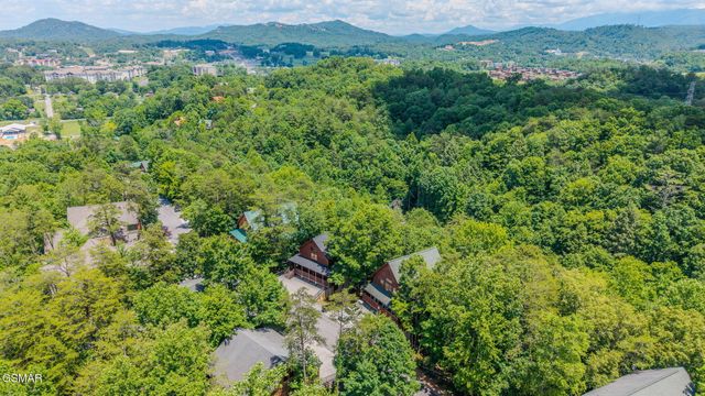 3517 Sand Ridge Way, Pigeon Forge, TN 37863