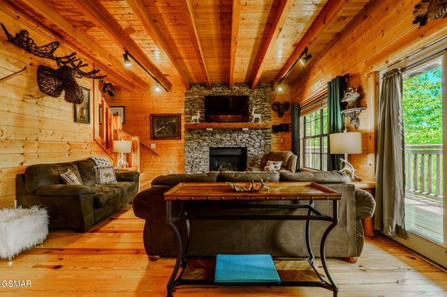 3517 Sand Ridge Way, Pigeon Forge, TN 37863